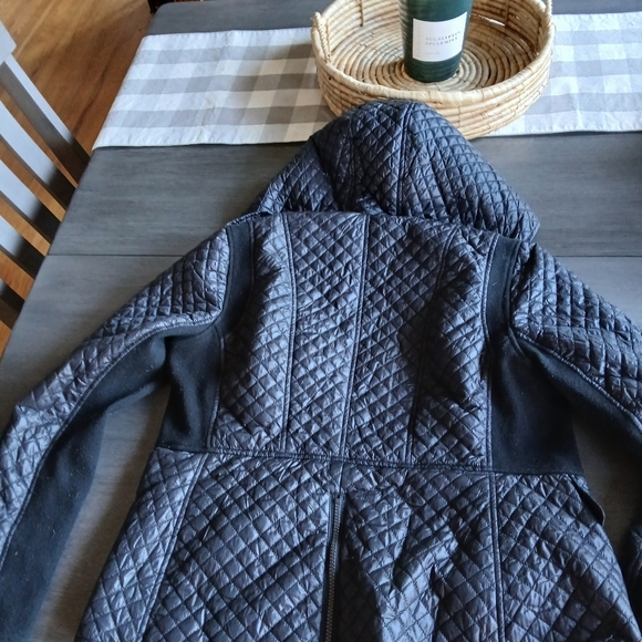 Saks Fifth Avenue Quilted Black Jacket - Picture 6 of 7